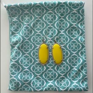 Kendra Scott Elle Gold Drop Earrings in Yellow
